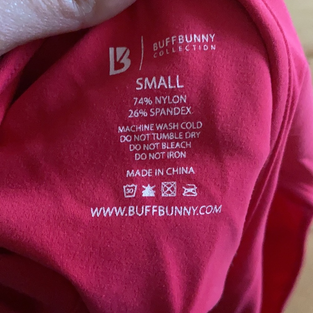 Raspberry Buff Bunny Crop Top Small New - image 3